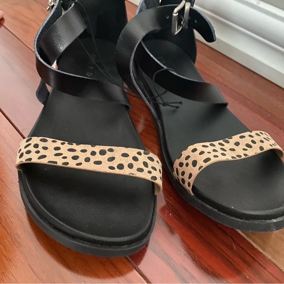 Brand new torrid sandals - Picture 2 of 4
